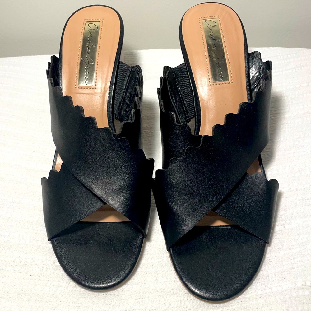 Black scalloped block heel sandal